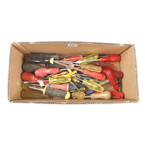 547 - 30 modern screwdrivers G