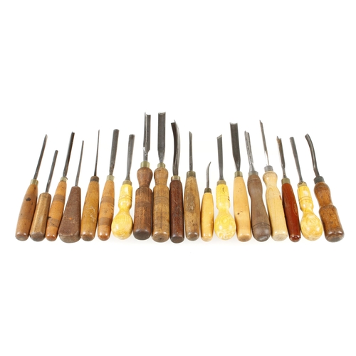 578 - 19 carving tools G+