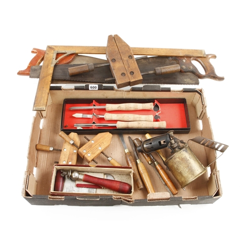 600 - A box of tools G