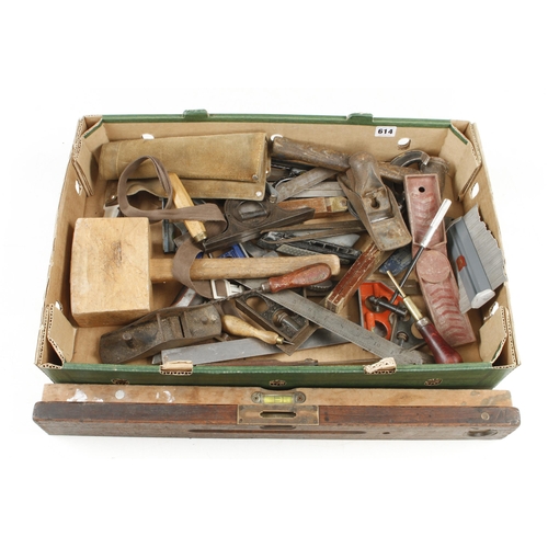 614 - A box of tools G