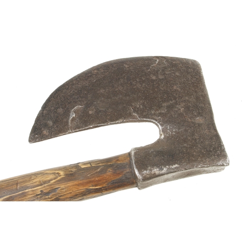 729 - A small early goosewing  R/H side axe with 9