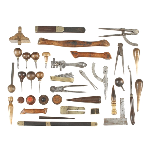 779 - A kit of shoe/saddle maker's tools as illustrated G+