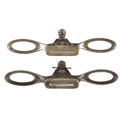 817 - A pair of PRESTON No 1390 flat and curved spokeshaves G++