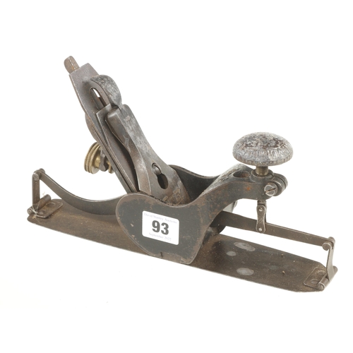 93 - A STANLEY No 113 circular plane lacks rear handle G