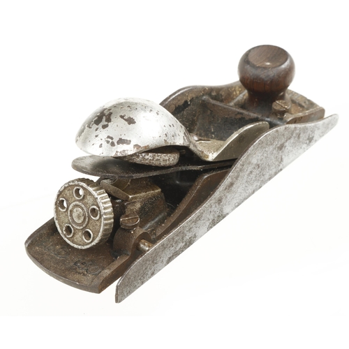 225 - A STANLEY No 140 skew mouth block plane G