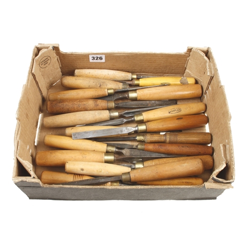 326 - 19 chisels and gouges G+