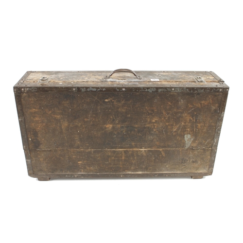 363 - A joiner's carrying case with a few tools G-