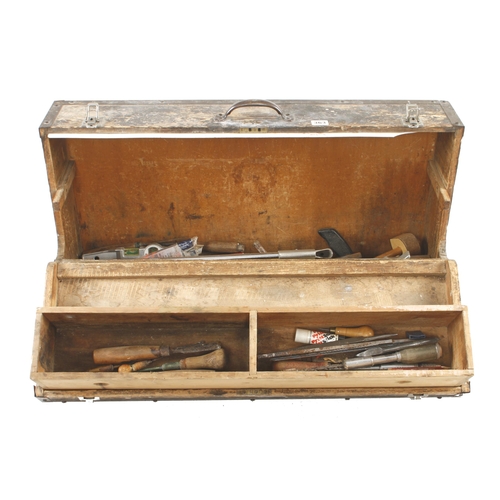 363 - A joiner's carrying case with a few tools G-