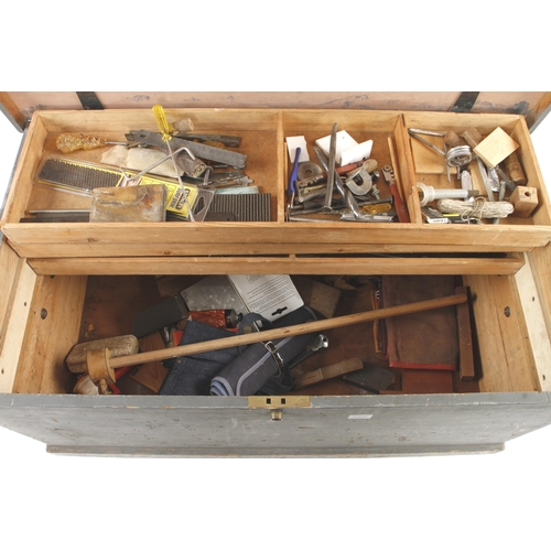 363 - A joiner's carrying case with a few tools G-