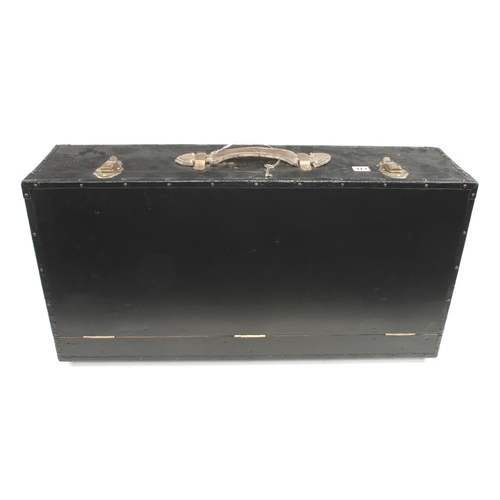 373 - A lockable joiner's carrying case with 5 d/t oak drawers and leather handle G++