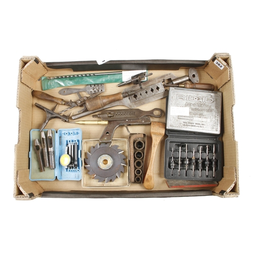 382 - A box of tools G