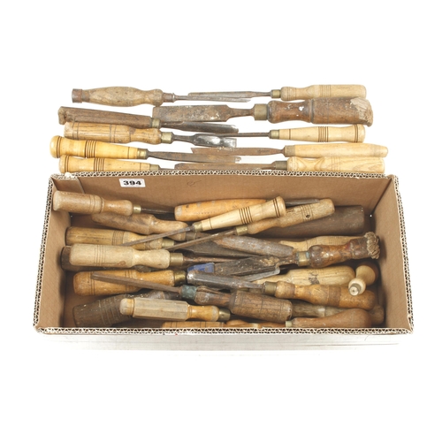 394 - 30 chisels and gouges G