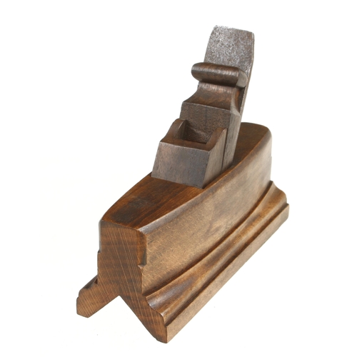 416 - A small beech sliding box type chamfer plane with decorative wedge G++