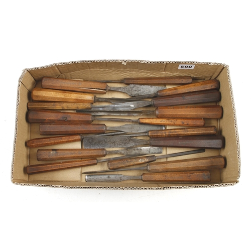 590 - 18 carving tools with matching octagonal handles G