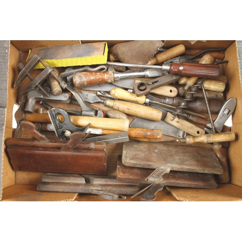 604 - A box of tools G