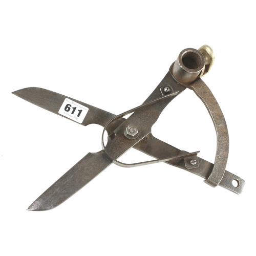 611 - A pair of shears to be used on a pole with a rope marked with broad arrow and 1947 G