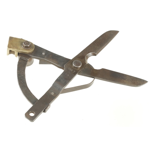 611 - A pair of shears to be used on a pole with a rope marked with broad arrow and 1947 G