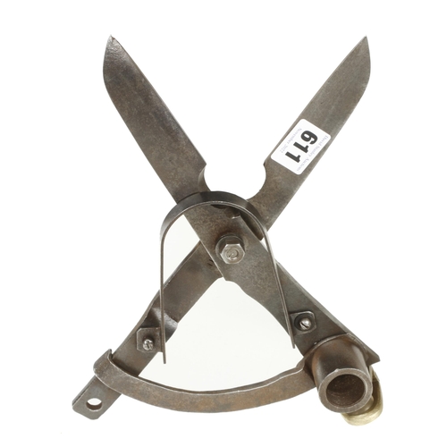 611 - A pair of shears to be used on a pole with a rope marked with broad arrow and 1947 G