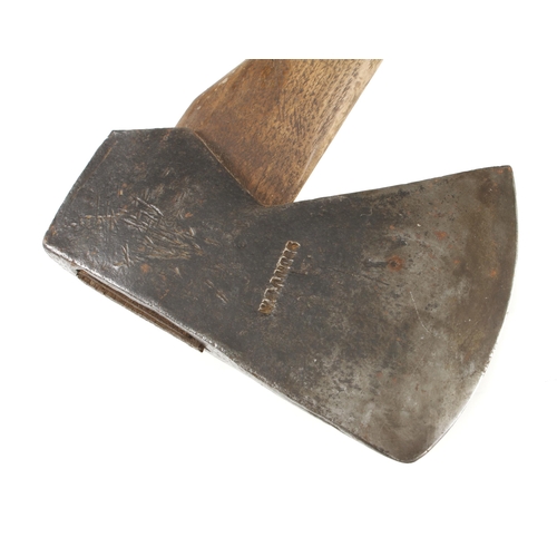 760 - A 7lbs felling axe by W & A MOSS (William & Andrew) with 5 1/2