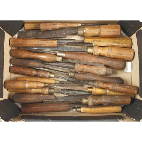 92 - 34 chisels and gouges G+