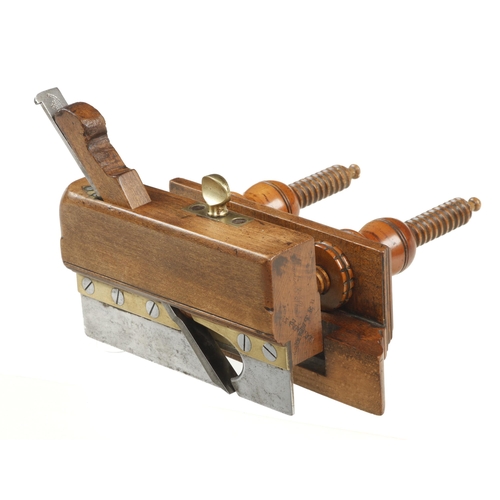 926 - An unusual beech screwstem plough with boxwood nuts by MARTIN & SHAW with deep fence similar to the ... 