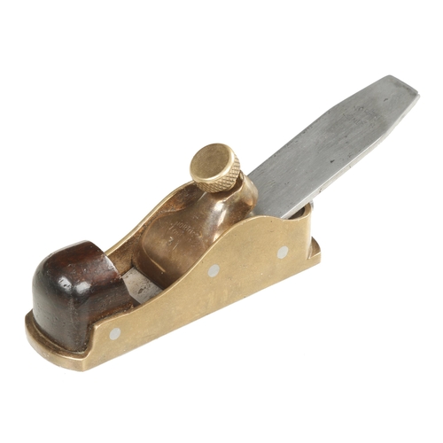 948 - A rare steel soled gunmetal NORRIS No 31 thumb plane with rosewood knob and early 1 3/16