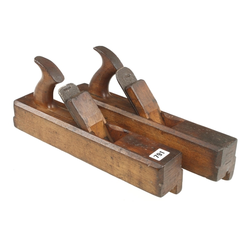 791 - A pair of handled beech T & G planes by MIDDLETON & DYSON G