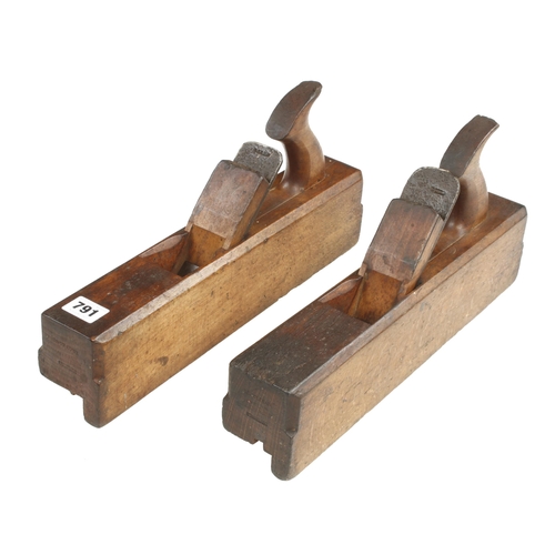 791 - A pair of handled beech T & G planes by MIDDLETON & DYSON G