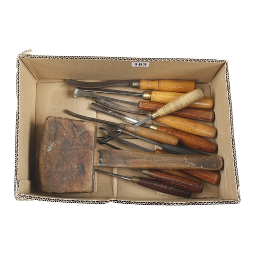 183 - 12 carving tools and a mallet G+