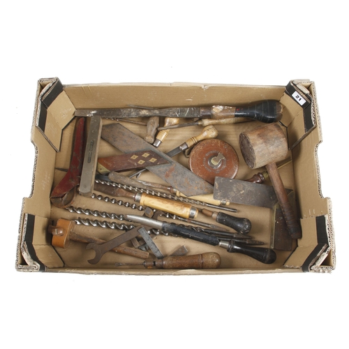 21 - A box of tools G