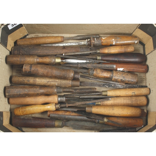 38 - 40 chisels, gouges and carving tools G