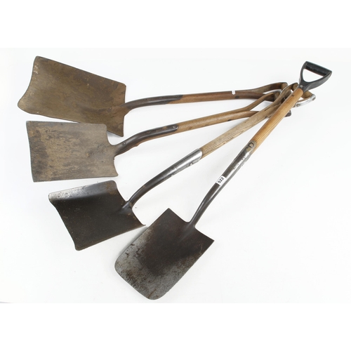 522 - A large shovel, two others and a garden spade G+