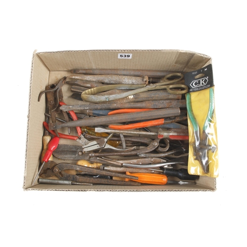 539 - Quantity of snips, grips and screwdrivers G