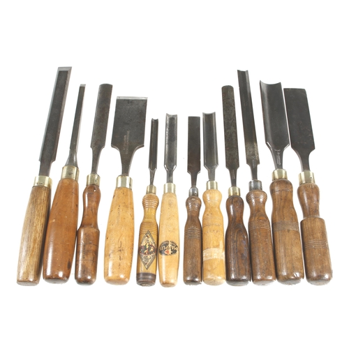 57 - 12 assorted chisels and gouges G