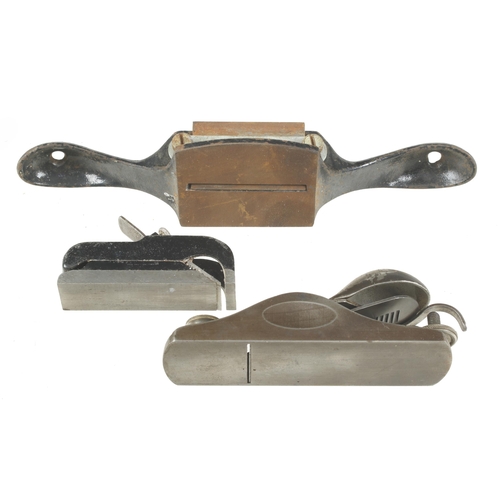 223 - A STANLEY knuckle joint block plane, a No 80 scraper and a No 75 bullnose G