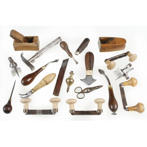 299 - Seven leatherworker's tools and 5 miniature drawknives G