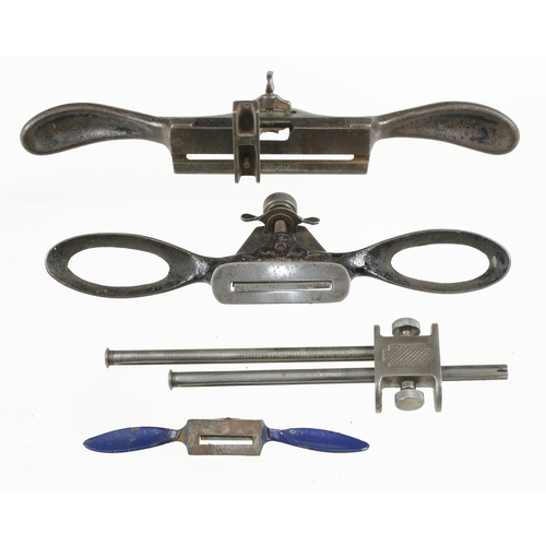 324 - A STANLEY No 66 hand beader with fence and 6 cutters, a No 98 mortice gauge and a PRESTON spokeshave... 