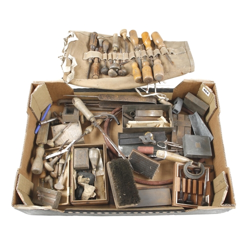 464 - A kit of engraver's tools incl. 40 gravers and carving tools, some light rust G