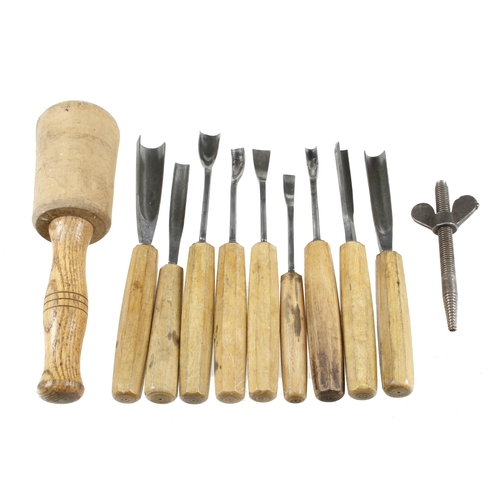 497 - A set of 9 carving tools by RODRIGUES Amsterdam t/w a mallet and a bench screw G++