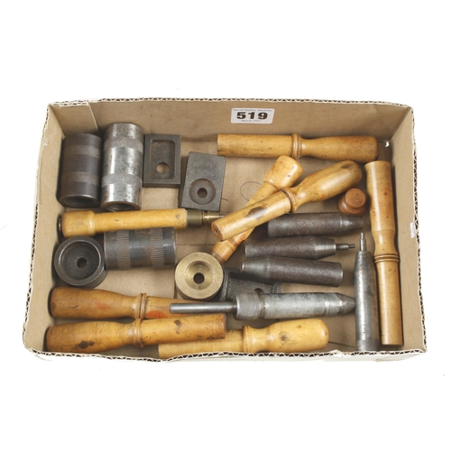 519 - A collection of shotgun cartridge re-loading tools inc. 6 boxwood rammers G+