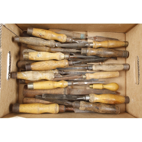 529 - 40 chisels and gouges G