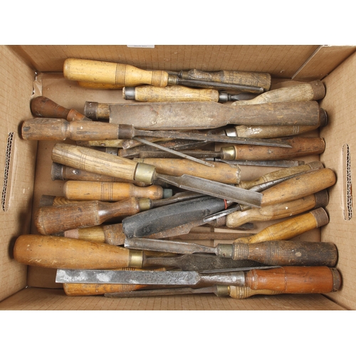 530 - 35 chisels and gouges G