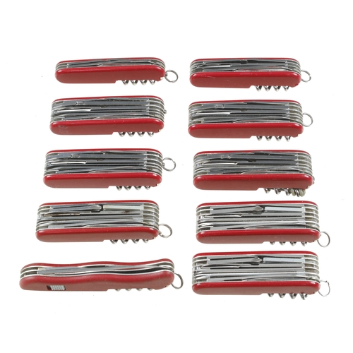 546 - Ten Swiss Army knives by VICTORINOX G+