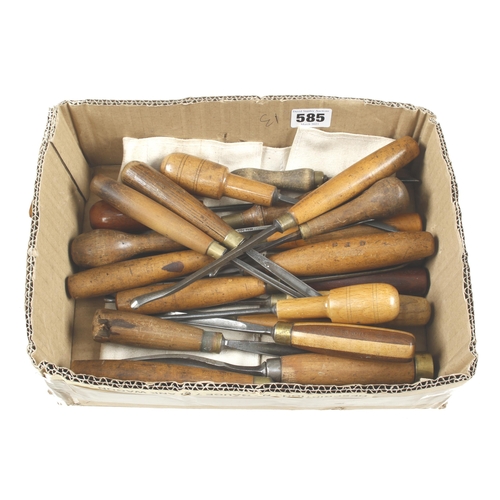 585 - 22 carving tools (to be followed by the next 7 lots from the same craftsman) G+