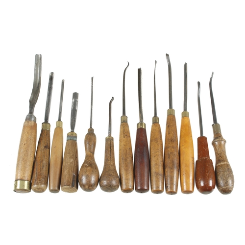 585 - 22 carving tools (to be followed by the next 7 lots from the same craftsman) G+