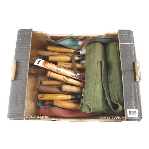 589 - 24 carving tools G+