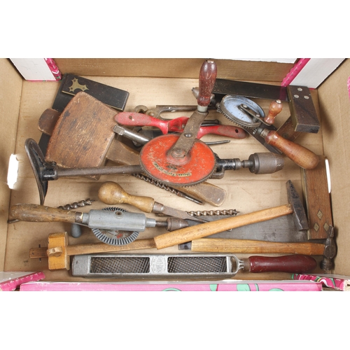 632 - A box of tools G