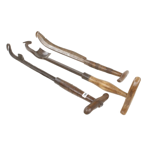 651 - A set of sabotier's clogging knives G+