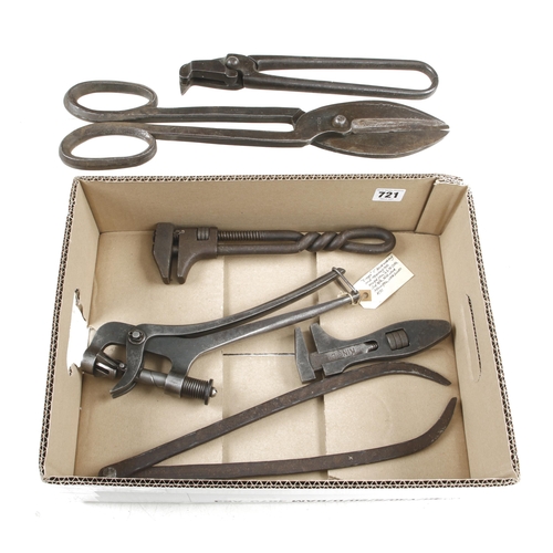 721 - A heavy pair of shears, two wrenches etc G