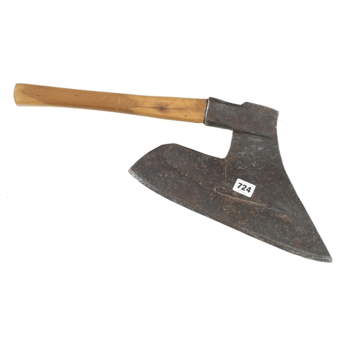 724 - A R/H goosewing side axe with 13